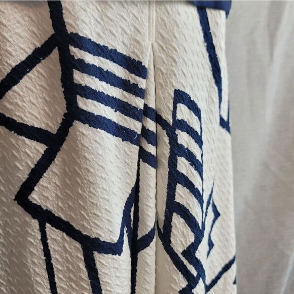 HD IN PARIS Sleeveless Ardmore Dress - Picture 4 of 10